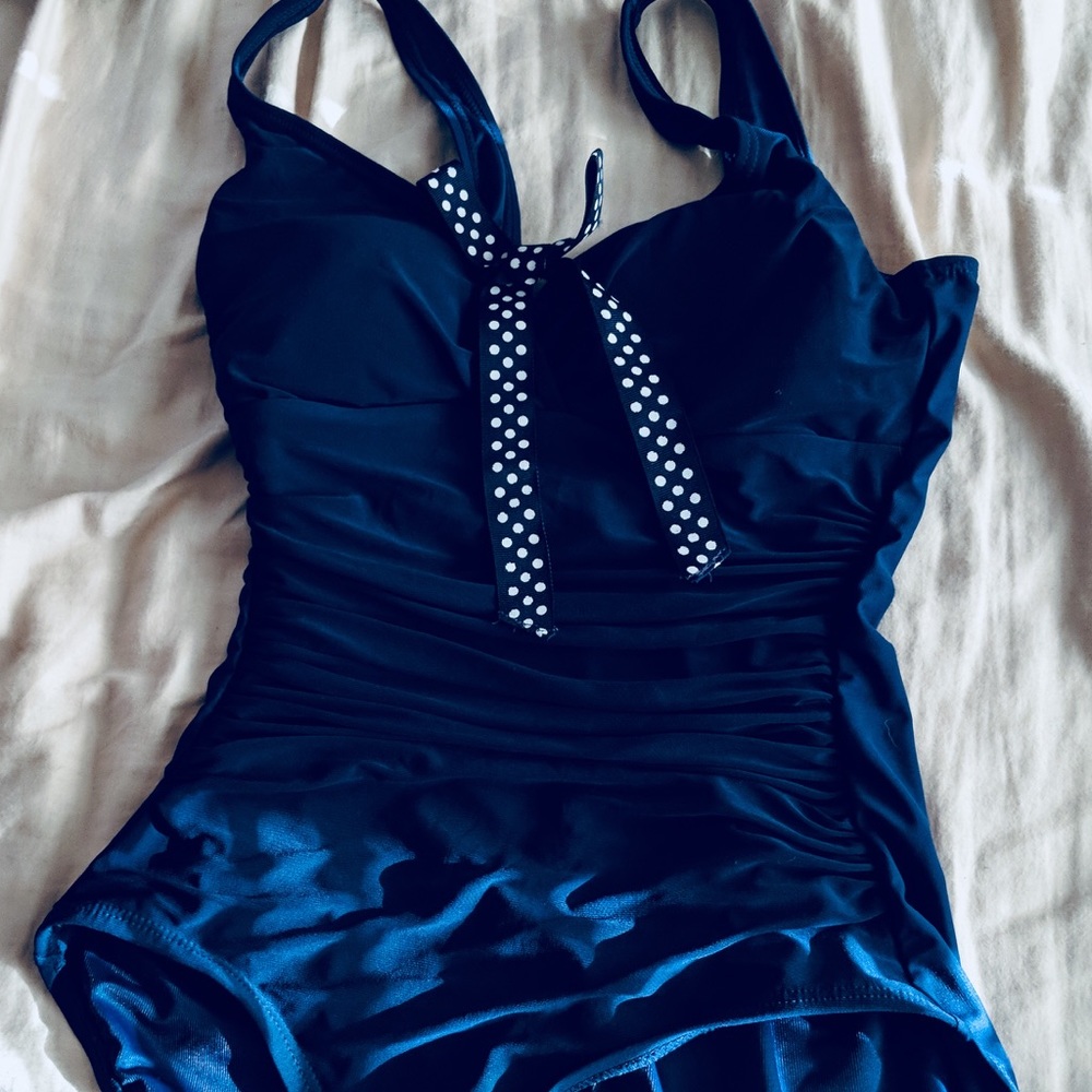One piece swim suit